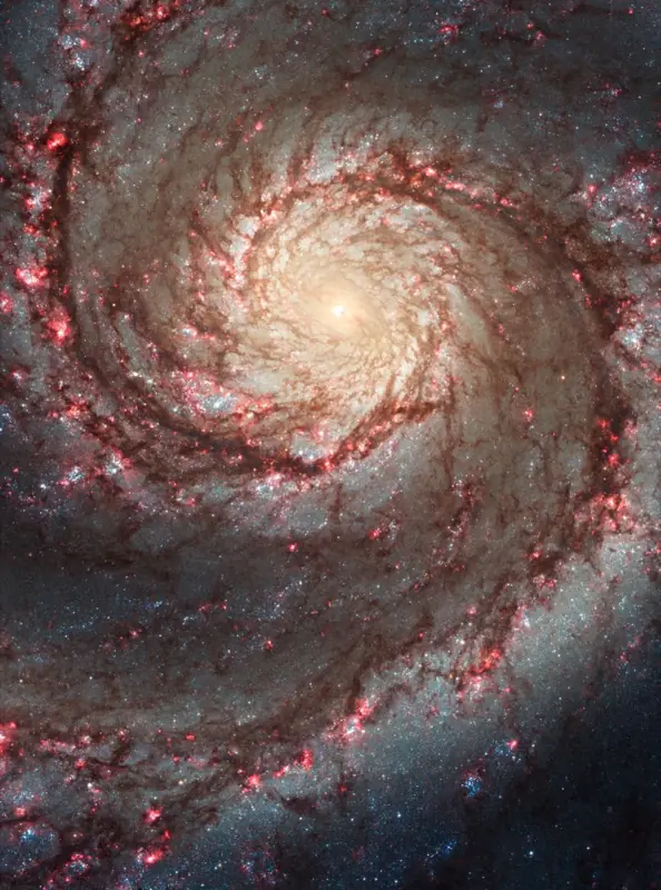 Спиральная галактика M 51 с галактикой-спутником NGC 5195